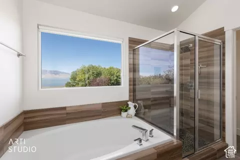 Bath - 14 N Sunset Dr W, Vineyard, UT 84059 photo 2 of 5