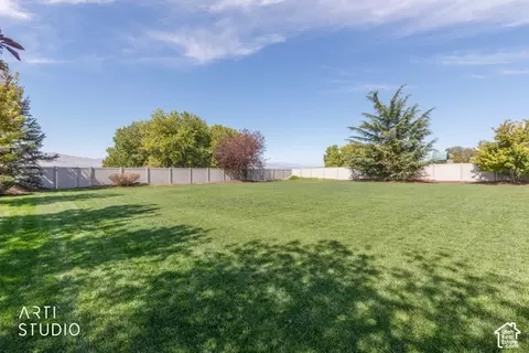 Exterior - 14 N Sunset Dr W, Vineyard, UT 84059 photo 10 of 16