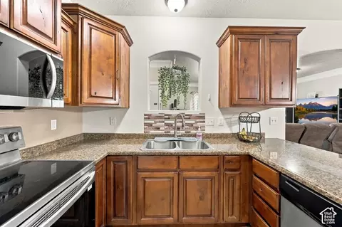 Kitchen - 3689 E Rockcreek Rd N #N3, Eagle Mountain, UT 84005 photo 3 of 4