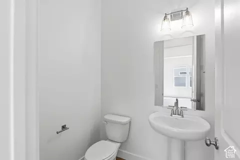 Bath - 79 S Crimson Way W #307, Mapleton, UT 84664 photo 1 of 5
