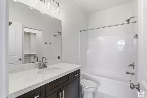 Bath - 79 S Crimson Way W #307, Mapleton, UT 84664 photo 2 of 5