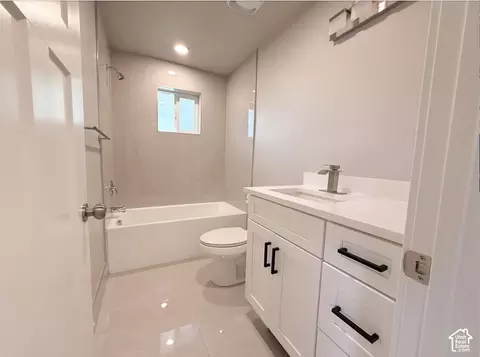 Bath - 718 S 900 E, Orem, UT 84097 photo 1 of 2