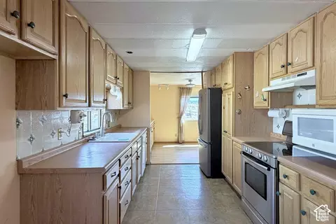 Kitchen - 2051 S Murphy Ln, Moab, UT 84532 photo 1 of 2