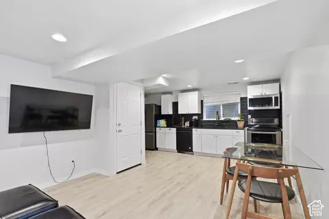 Kitchen - 1944 E Brady Creek Dr S, Sandy, UT 84093 photo 4 of 4
