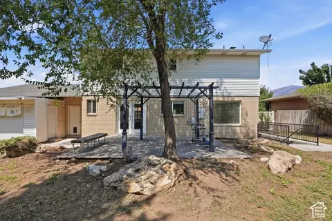 Exterior - 1944 E Brady Creek Dr S, Sandy, UT 84093 photo 2 of 7