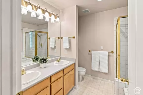 Bath - 985 N Main E, Orem, UT 84057 photo 1 of 6