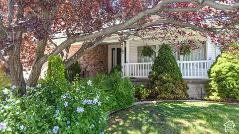 Exterior - 985 N Main E, Orem, UT 84057 photo 3 of 3