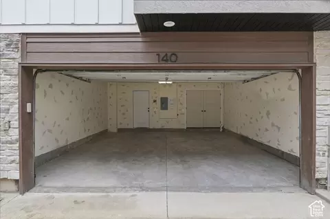 Exterior - 140 E Chambord Ct S, Sandy, UT 84070 photo 5 of 6