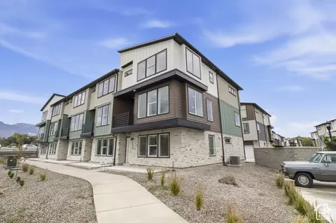 Exterior - 132 E Chambord Ct S, Sandy, UT 84070 photo 5 of 7