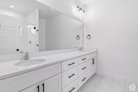 Bath - 132 E Chambord Ct S, Sandy, UT 84070 photo 3 of 4