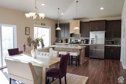 Kitchen - 1686 E Meadowlark Dr, Eagle Mountain, UT 84005 photo 1 of 3