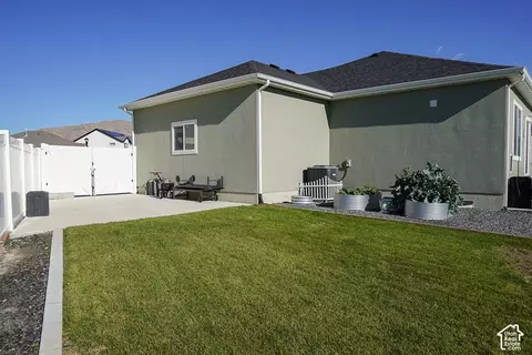 Exterior - 1686 E Meadowlark Dr, Eagle Mountain, UT 84005 photo 4 of 13