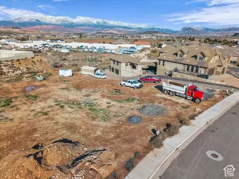 2192 S Angel Hts #6, Hurricane, UT 84737