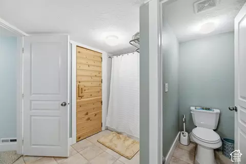 Bath - 1674 E Kelmscott Ct #A, Holladay, UT 84124 photo 2 of 5