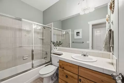 Bath - 1674 E Kelmscott Ct #A, Holladay, UT 84124 photo 4 of 5