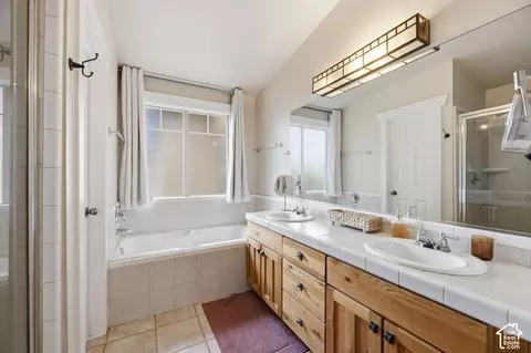 Bath - 1674 E Kelmscott Ct #A, Holladay, UT 84124 photo 1 of 5