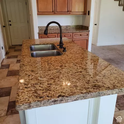 Kitchen - 15001 S Eagle Crest Dr E, Draper, UT 84020 photo 2 of 4