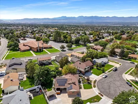 View/Area - 1622 E Royal Oak Cir S, Sandy, UT 84092 photo 6 of 6