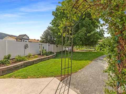 Exterior - 1622 E Royal Oak Cir S, Sandy, UT 84092 photo 13 of 14