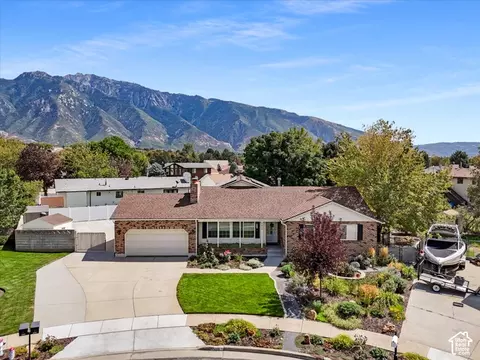 View/Area - 1622 E Royal Oak Cir S, Sandy, UT 84092 photo 1 of 6