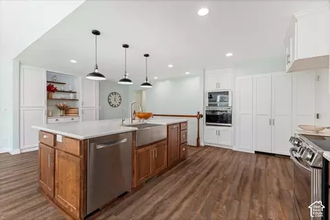 Kitchen - 1622 E Royal Oak Cir S, Sandy, UT 84092 photo 5 of 5