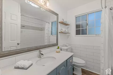 Bath - 1622 E Royal Oak Cir S, Sandy, UT 84092 photo 3 of 4