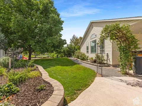Exterior - 1622 E Royal Oak Cir S, Sandy, UT 84092 photo 14 of 14