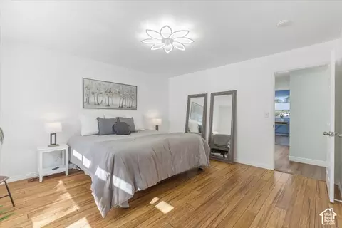 Bedroom - 1622 E Royal Oak Cir S, Sandy, UT 84092 photo 2 of 5