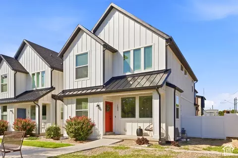 153 E Rochefort Ct S, Sandy, UT 84070