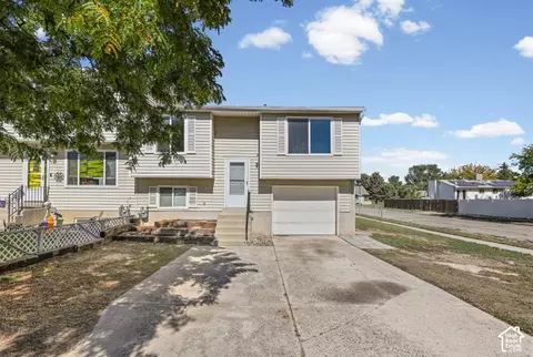 1428 W Twin Oaks Dr S, West Jordan, UT 84088