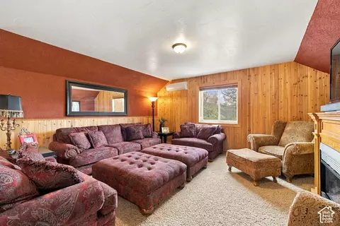 Living - 525 E Oneida St, Preston, ID 83263 photo 2 of 2
