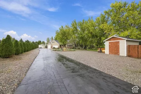 Exterior - 525 E Oneida St, Preston, ID 83263 photo 6 of 8