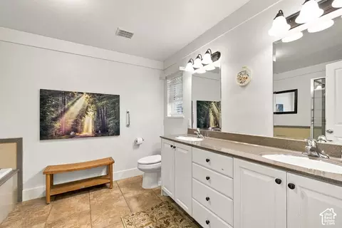 Bath - 525 E Oneida St, Preston, ID 83263 photo 1 of 10