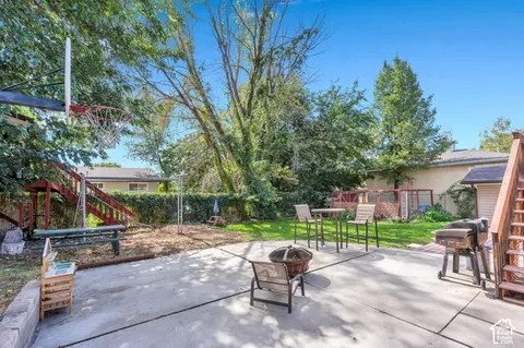 Exterior - 892 E Bear Canyon Rd S, Sandy, UT 84094 photo 6 of 15