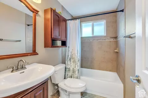 Bath - 892 E Bear Canyon Rd S, Sandy, UT 84094 photo 1 of 3