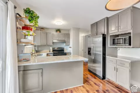 Kitchen - 892 E Bear Canyon Rd S, Sandy, UT 84094 photo 1 of 2