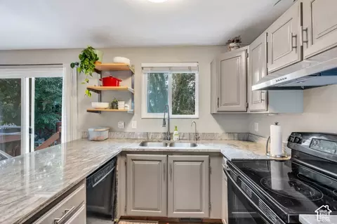 Kitchen - 892 E Bear Canyon Rd S, Sandy, UT 84094 photo 2 of 2
