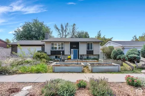 Exterior - 892 E Bear Canyon Rd S, Sandy, UT 84094 photo 2 of 15