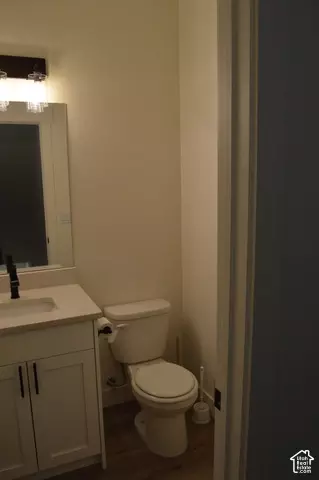 Bath - 1293 E 1620 S, Ogden, UT 84404 photo 2 of 6