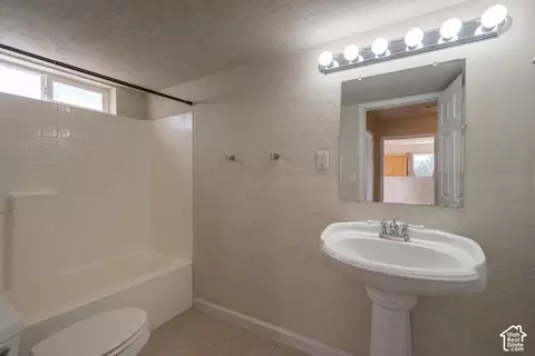 Bath - 328 E Hillcrest Cir, Central, UT 84722 photo 2 of 6