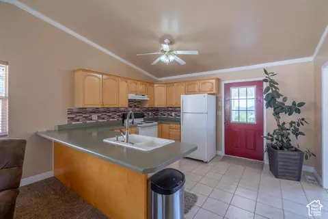 Entry Way - 328 E Hillcrest Cir, Central, UT 84722 photo 1 of 4