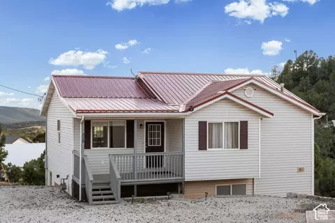 Exterior - 328 E Hillcrest Cir, Central, UT 84722 photo 15 of 20