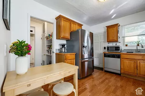 Kitchen - 1231 E 6600 S, Murray, UT 84121 photo 2 of 3