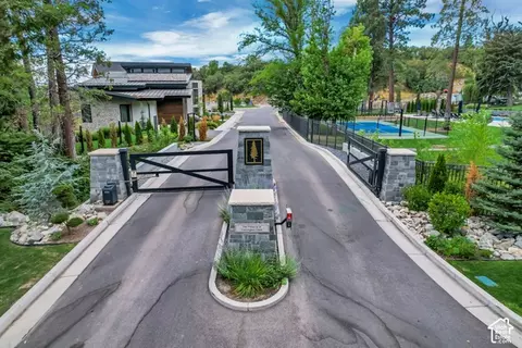 669 N Hidden Holw #5, Farmington, UT 84025