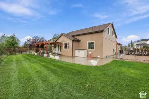 Exterior - 437 Scenic Rd, Francis, UT 84036 photo 5 of 8