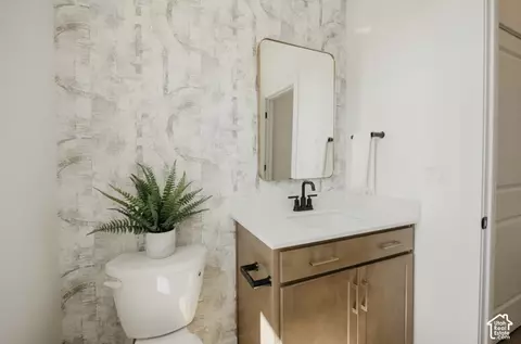 Bath - 1093 E Antelope Dr #615, Eagle Mountain, UT 84005 photo 1 of 3