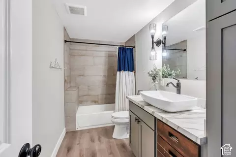 Bath - 2104 E Weeping Cherry Ln, Eagle Mountain, UT 84005 photo 1 of 3