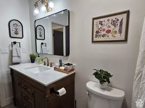 Bath - 995 W River Point Cir, Murray, UT 84123 photo 2 of 4
