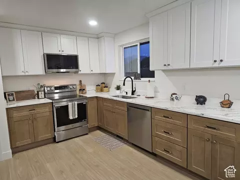 Kitchen - 995 W River Point Cir, Murray, UT 84123 photo 1 of 2
