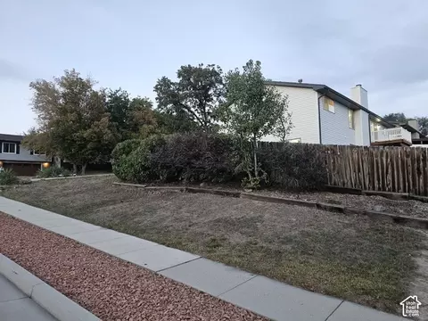 Exterior - 995 W River Point Cir, Murray, UT 84123 photo 4 of 9